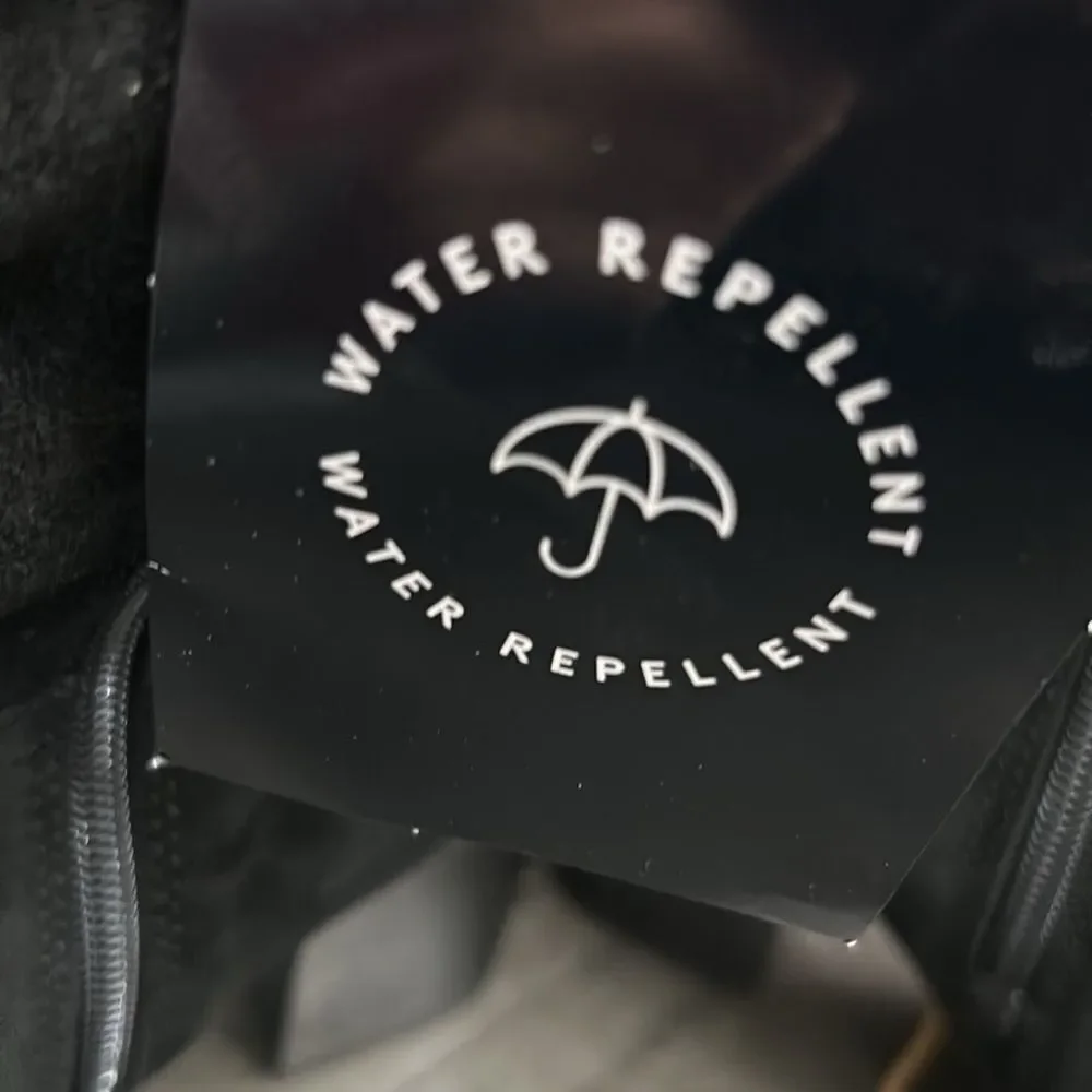 Naturalizer kyrie water